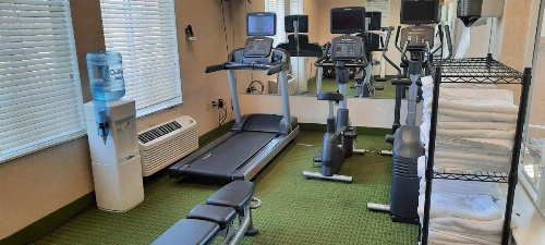 Holiday Inn Express & Suites New Buffalo, MI image 17