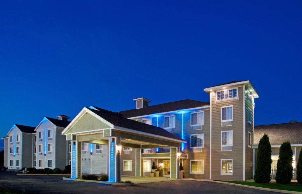 Holiday Inn Express & Suites New Buffalo, MI Image 23
