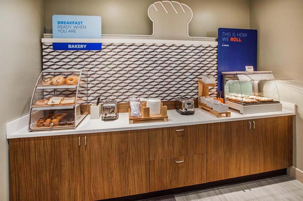 Holiday Inn Express & Suites New Buffalo, MI Image 34