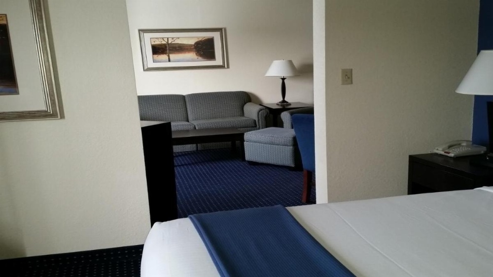 Holiday Inn Express & Suites New Buffalo, MI